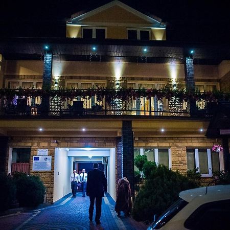 Dom Weselny Wenus Pokoje Hotelowe Przedborz エクステリア 写真