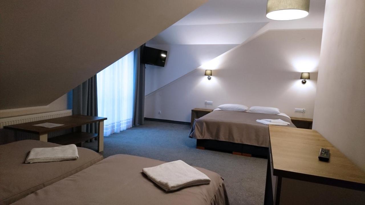 Dom Weselny Wenus Pokoje Hotelowe Przedborz エクステリア 写真