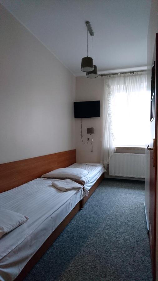 Dom Weselny Wenus Pokoje Hotelowe Przedborz エクステリア 写真